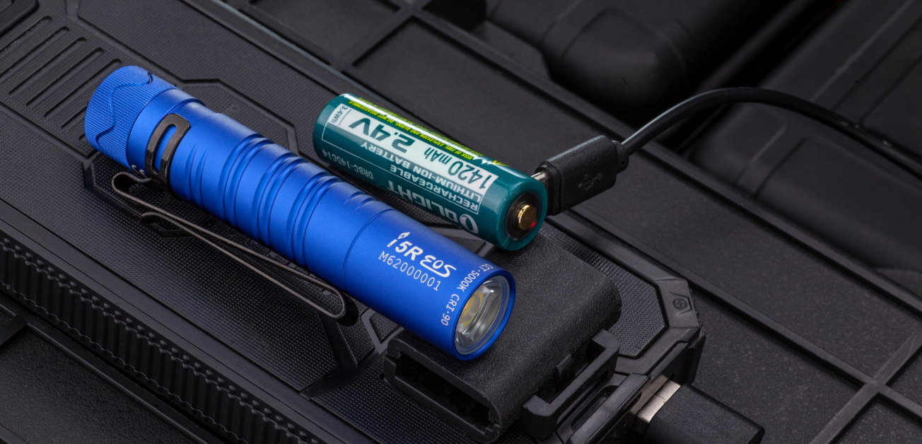 i5R HCRI Small LED Flashlight Blue